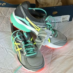 Women’s Athletic Shoes.